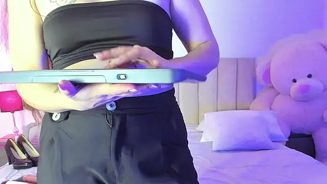 Snapshot of AmberRaiden chatting on 02-19-26, 03:35 AmberRaiden online show from 02-19-26, 03:35