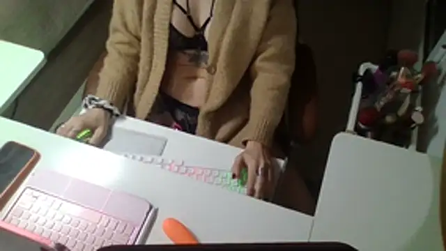 Snapshot of hipotenusa chatting on 02-05-26, 07:46 hipotenusa online show from 02-05-26, 07:46