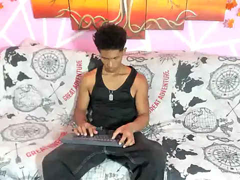 Snapshot of Yoel_hot2004 chatting on 02-05-26, 05:28 Yoel hot2004 online show from 02-05-26, 05:28