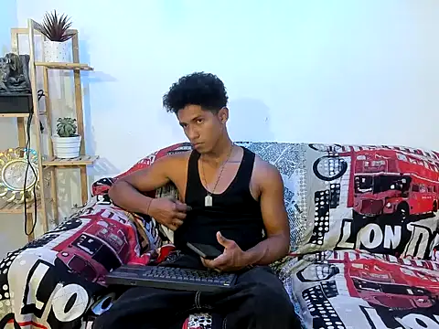 Snapshot of Yoel_hot2004 chatting on 02-12-26, 07:53 Yoel hot2004 online show from 02-12-26, 07:53