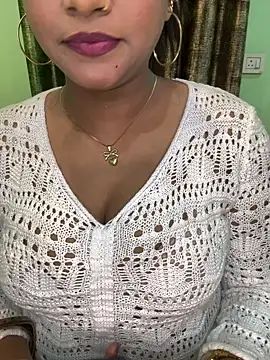 Snapshot of LIZNA_0 chatting on 02-13-26, 05:09 LIZNA 0 online show from 02-13-26, 05:09