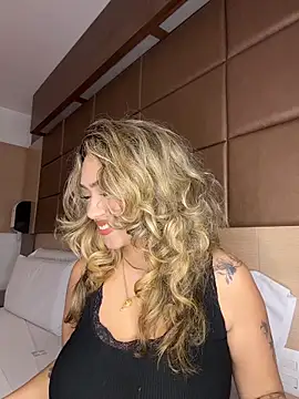 Snapshot of Maddy_Beluci chatting on 03-11-26, 01:00 Maddy Beluci online show from 03-11-26, 01:00