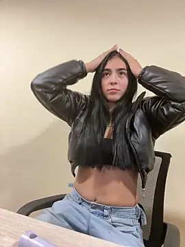 Snapshot of Sara_Fernandez_ chatting on 03-04-26, 01:28 Sara Fernandez online show from 03-04-26, 01:28