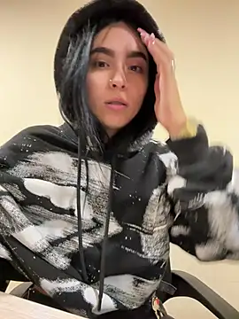 Snapshot of Sara_Fernandez_ chatting on 03-05-26, 02:13 Sara Fernandez online show from 03-05-26, 02:13