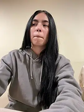 Snapshot of Sara_Fernandez_ chatting on 03-13-26, 01:51 Sara Fernandez online show from 03-13-26, 01:51