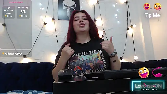 Snapshot of CarolRousee chatting on 03-05-26, 07:32 CarolRousee online show from 03-05-26, 07:32