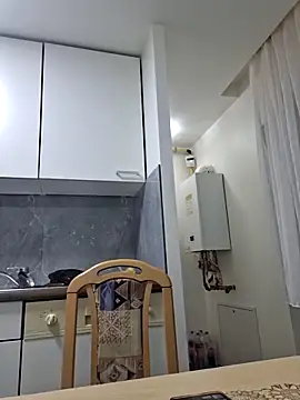 Snapshot of RoxyWeb18 chatting on 02-14-26, 12:29 RoxyWeb18 online show from 02-14-26, 12:29