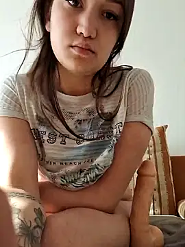 RoxyWeb18 online show from 04-15-26, 05:58