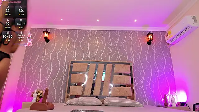 Snapshot of katherine_sophia chatting on 03-24-26, 12:32 katherine sophia online show from 03-24-26, 12:32