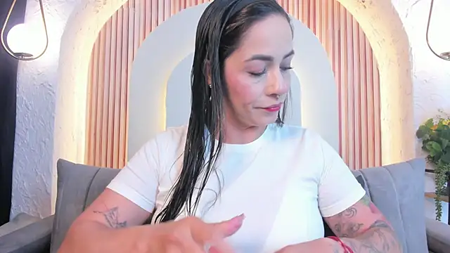 violet scott  online show from 06-30-26, 10:49