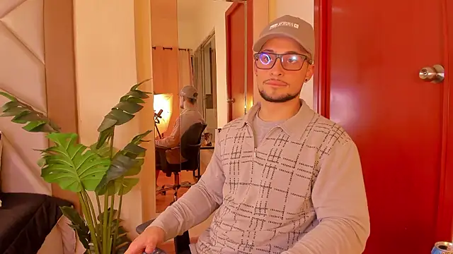 Snapshot of valenssio_moretti chatting on 03-12-26, 04:07 valenssio moretti online show from 03-12-26, 04:07