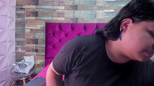 Carolina-Lenon online show from 02-25-26, 07:34