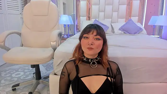 Goldentemptation  online show from 06-04-26, 07:31