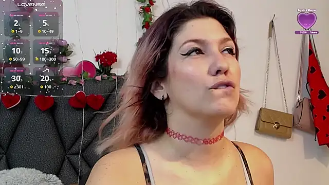 Snapshot of Sharma_Amayra chatting on 03-16-26, 07:18 Sharma Amayra online show from 03-16-26, 07:18