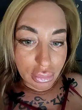 MiaMooly online show from 09-11-25, 02:06