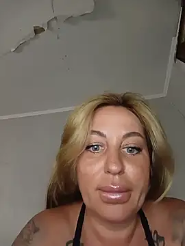 MiaMooly online show from 07-20-26, 06:32