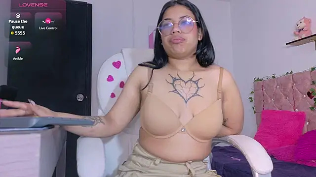 Snapshot of AryahMoon chatting on 03-15-26, 03:45 AryahMoon online show from 03-15-26, 03:45