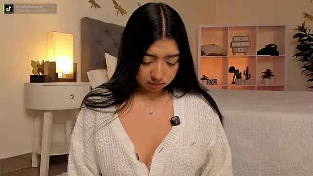 missvancouver online show from 04-21-26, 12:44