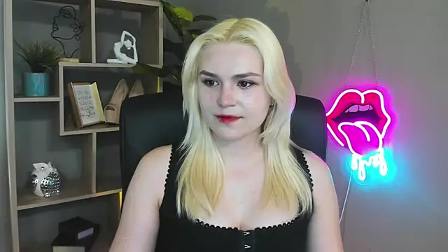 SweetLilyxo online show from 04-28-26, 01:27