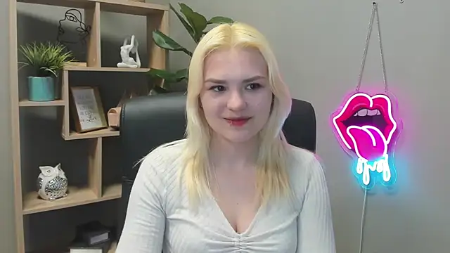 SweetLilyxo online show from 04-29-26, 06:28