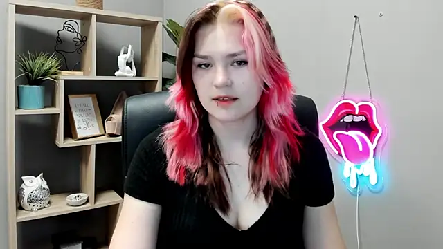 SweetLilyxo online show from 06-09-26, 06:58