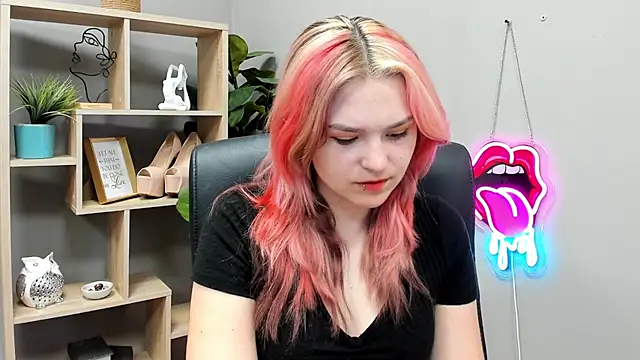 SweetLilyxo online show from 06-22-26, 06:32