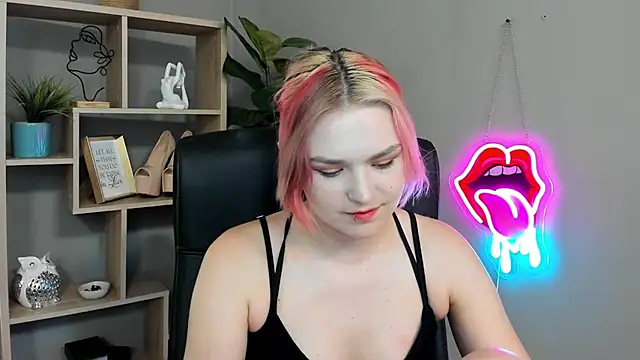 SweetLilyxo online show from 06-24-26, 01:32