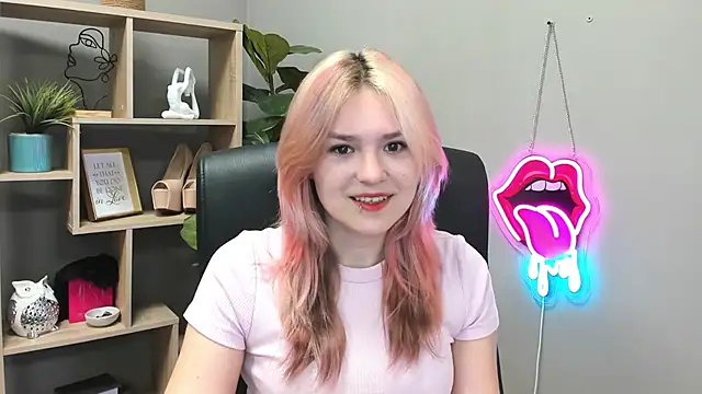 SweetLilyxo online show from 06-30-26, 06:36