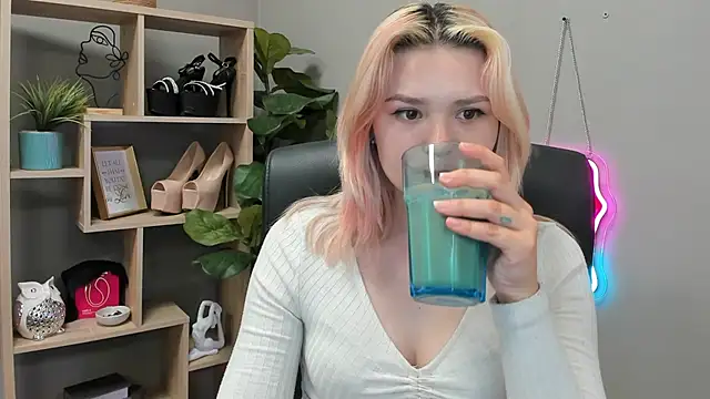 SweetLilyxo online show from 07-14-26, 10:21