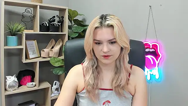 SweetLilyxo online show from 07-21-26, 06:27