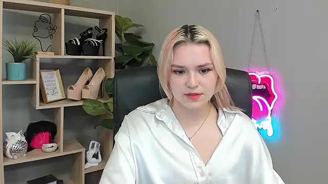SweetLilyxo online show from 07-22-26, 01:47
