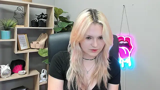 SweetLilyxo online show from 07-24-26, 06:33