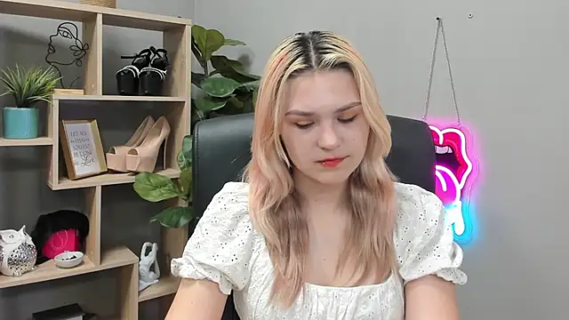 SweetLilyxo online show from 07-27-26, 06:42