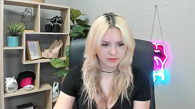 SweetLilyxo online show from 07-28-26, 06:31