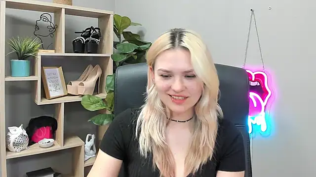 SweetLilyxo online show from 07-28-26, 11:17
