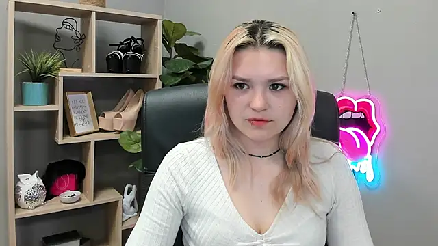 SweetLilyxo online show from 07-29-26, 06:33