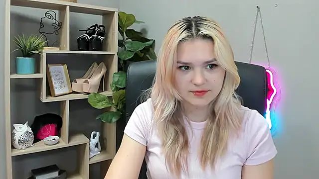 SweetLilyxo online show from 07-31-26, 06:46
