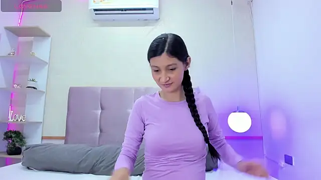 Snapshot of Sweet_Angelinee chatting on 03-11-26, 02:39 Sweet Angelinee online show from 03-11-26, 02:39