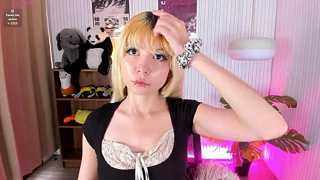 Laukyubey1 online show from 02-11-26, 08:03