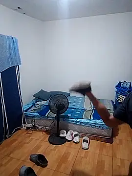 Snapshot of thom_1 chatting on 03-13-26, 12:17 thom 1 online show from 03-13-26, 12:17