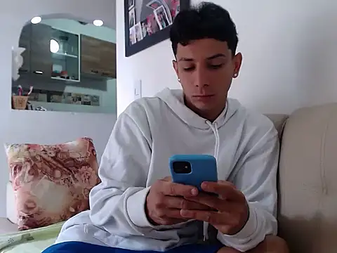 Snapshot of waner_thom chatting on 02-08-26, 05:05 waner thom online show from 02-08-26, 05:05