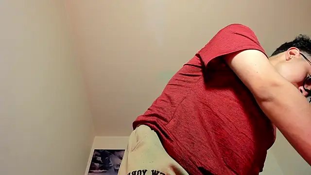 Adonibaskerville4 online show from 04-20-26, 02:31