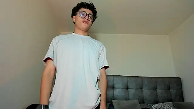 Adonibaskerville4 online show from 04-28-26, 01:49