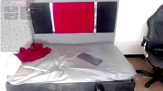 Gata Salvaje   online show from 03-12-26, 03:23