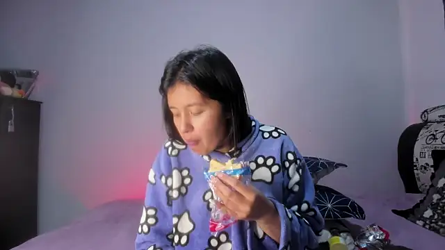 Snapshot of Sharlottee__ chatting on 03-13-26, 05:25 Sharlottee online show from 03-13-26, 05:25