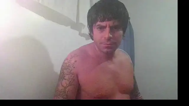 Snapshot of Zekestone chatting on 03-12-26, 03:23 Zekestone online show from 03-12-26, 03:23