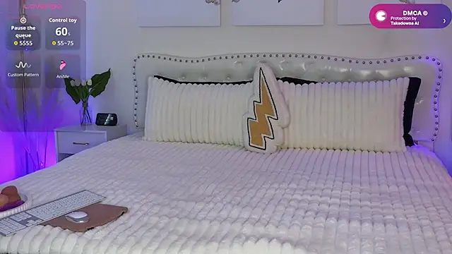 Snapshot of ViolettBaby chatting on 03-04-26, 02:56 ViolettBaby online show from 03-04-26, 02:56