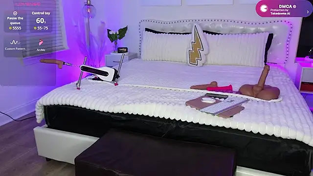 Snapshot of ViolettBaby chatting on 03-13-26, 01:01 ViolettBaby online show from 03-13-26, 01:01