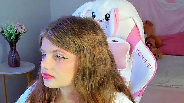ChloeHalses online show from 06-09-26, 07:03