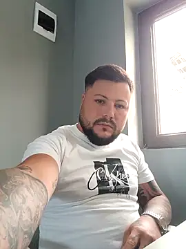 Valentino19999 online show from 04-29-26, 07:01